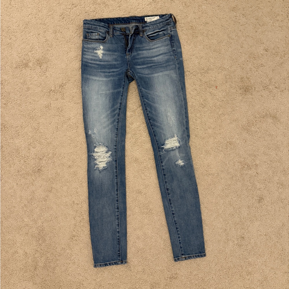 BLANKNYC distressed skinny jeans. Size 26